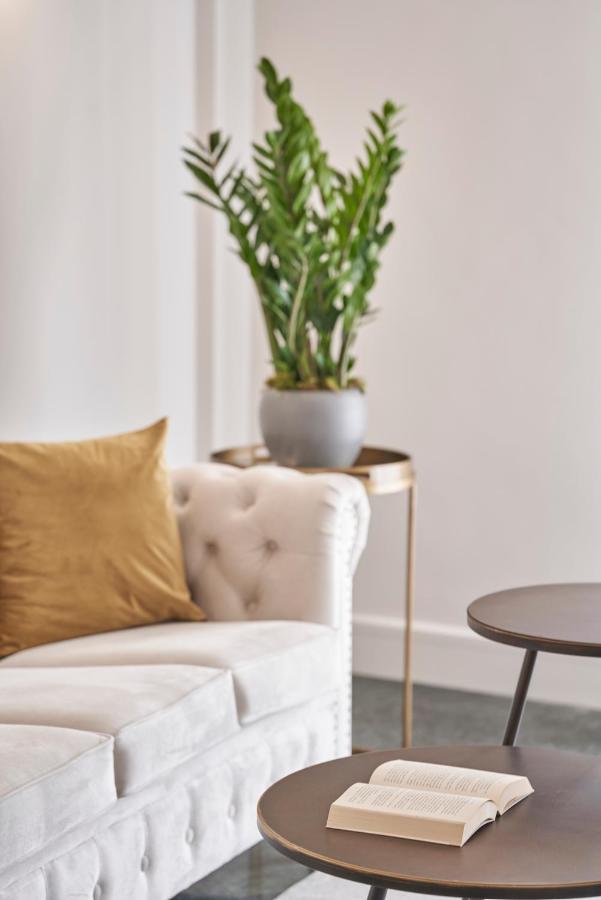 Chic N Bright 3Bd Apt With Hilton View Aten Exteriör bild